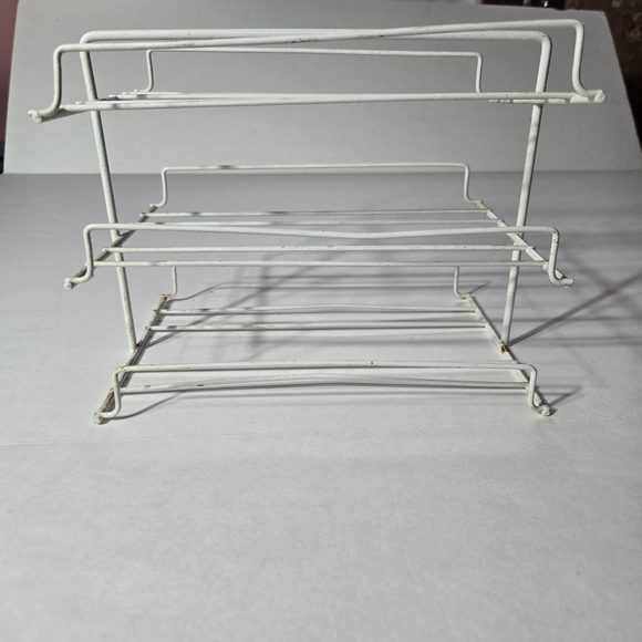 White Metal Wire Rack - Picture 2 of 5